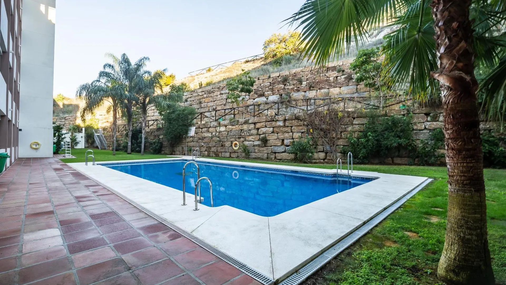 Apartamento Con Amplia Terraza En Fuengirola 0*,  Spain