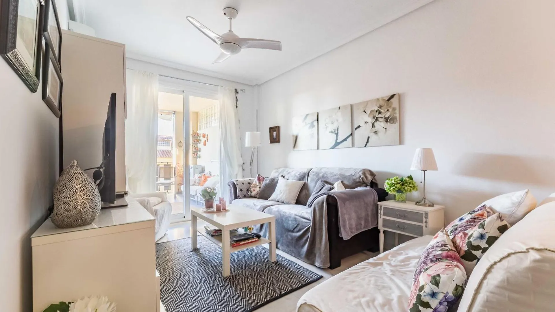 公寓 Apartamento Con Amplia Terraza En 丰希罗拉 西班牙